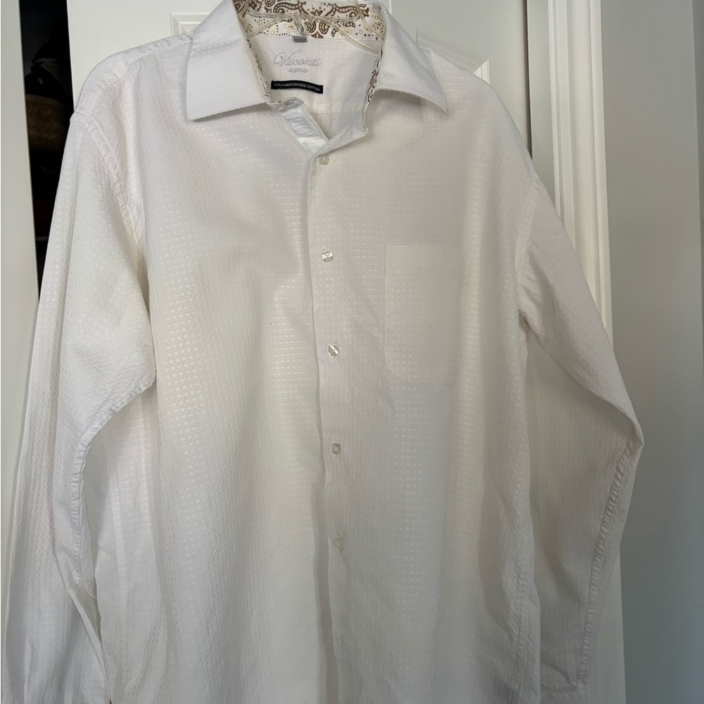 Crisp White Dress Shirt with Standard Collar and Tailored Fit